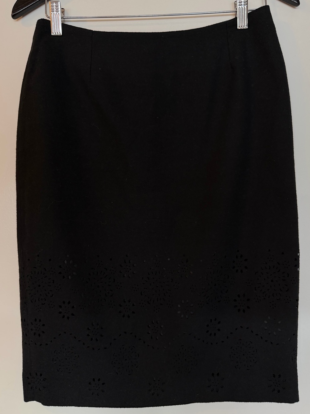 🇨🇿 European Wool Blend Laser-Cut Floral Motif Skirt - Krakow Boutique Find
